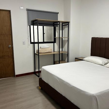 Hotel Gallery By 70 Medellin Bagian luar foto