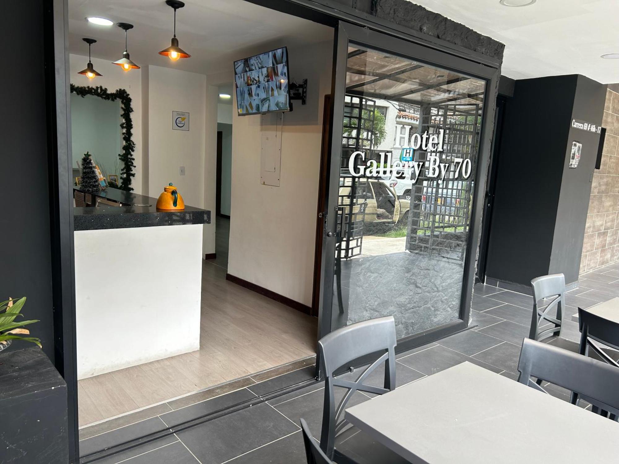Hotel Gallery By 70 Medellin Bagian luar foto