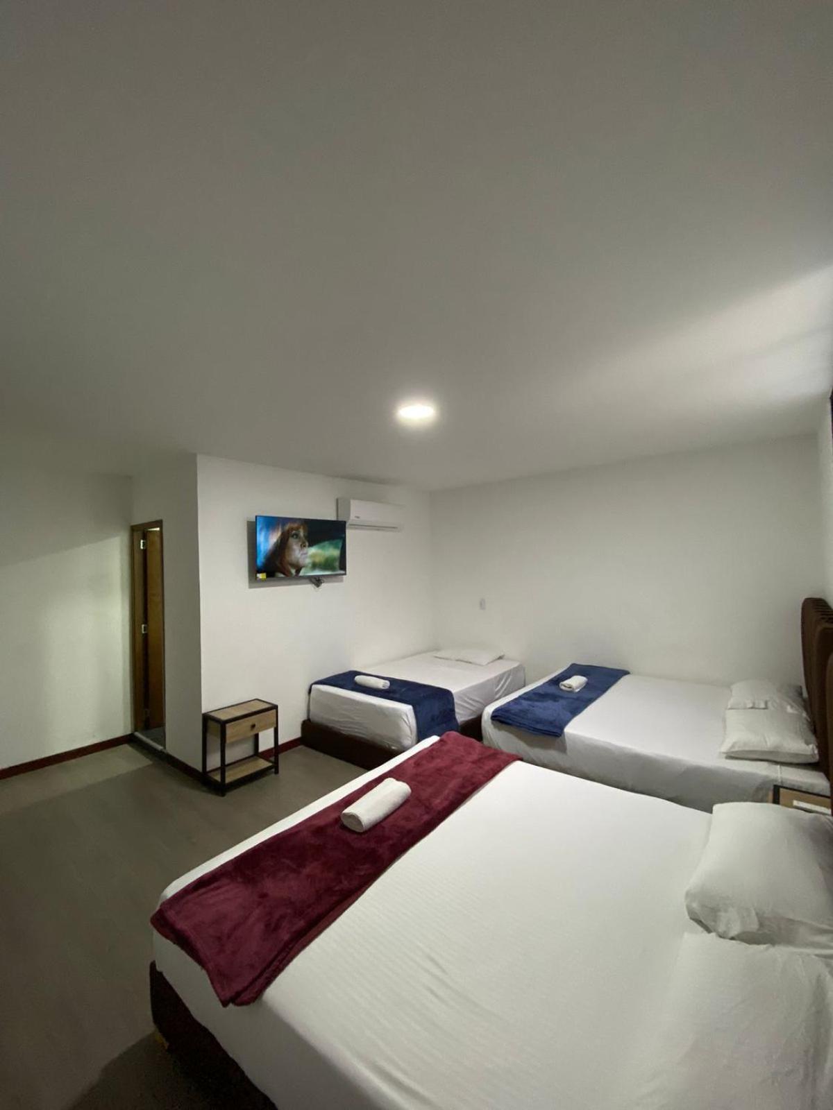 Hotel Gallery By 70 Medellin Bagian luar foto