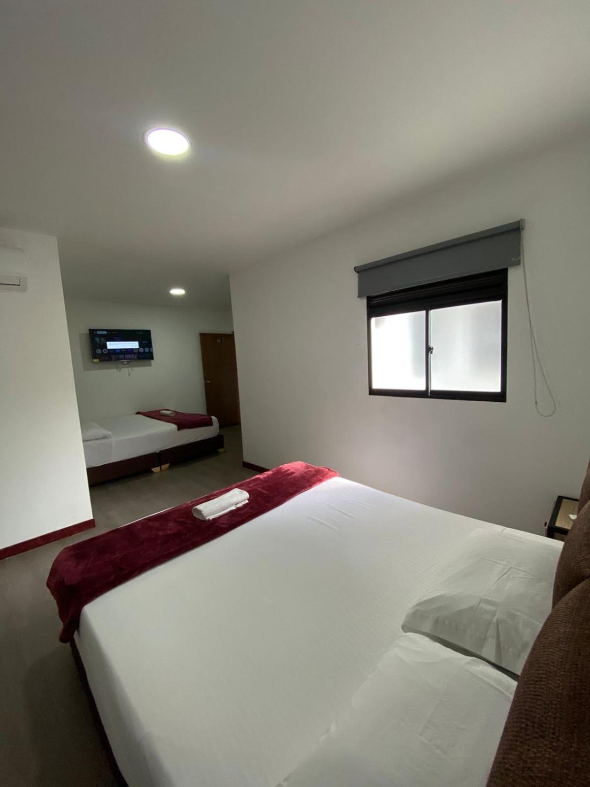 Hotel Gallery By 70 Medellin Bagian luar foto