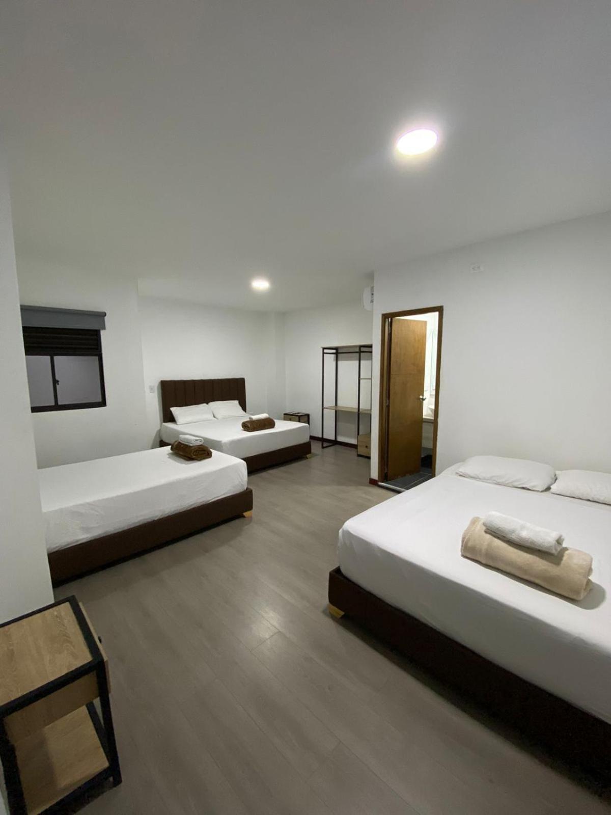 Hotel Gallery By 70 Medellin Bagian luar foto