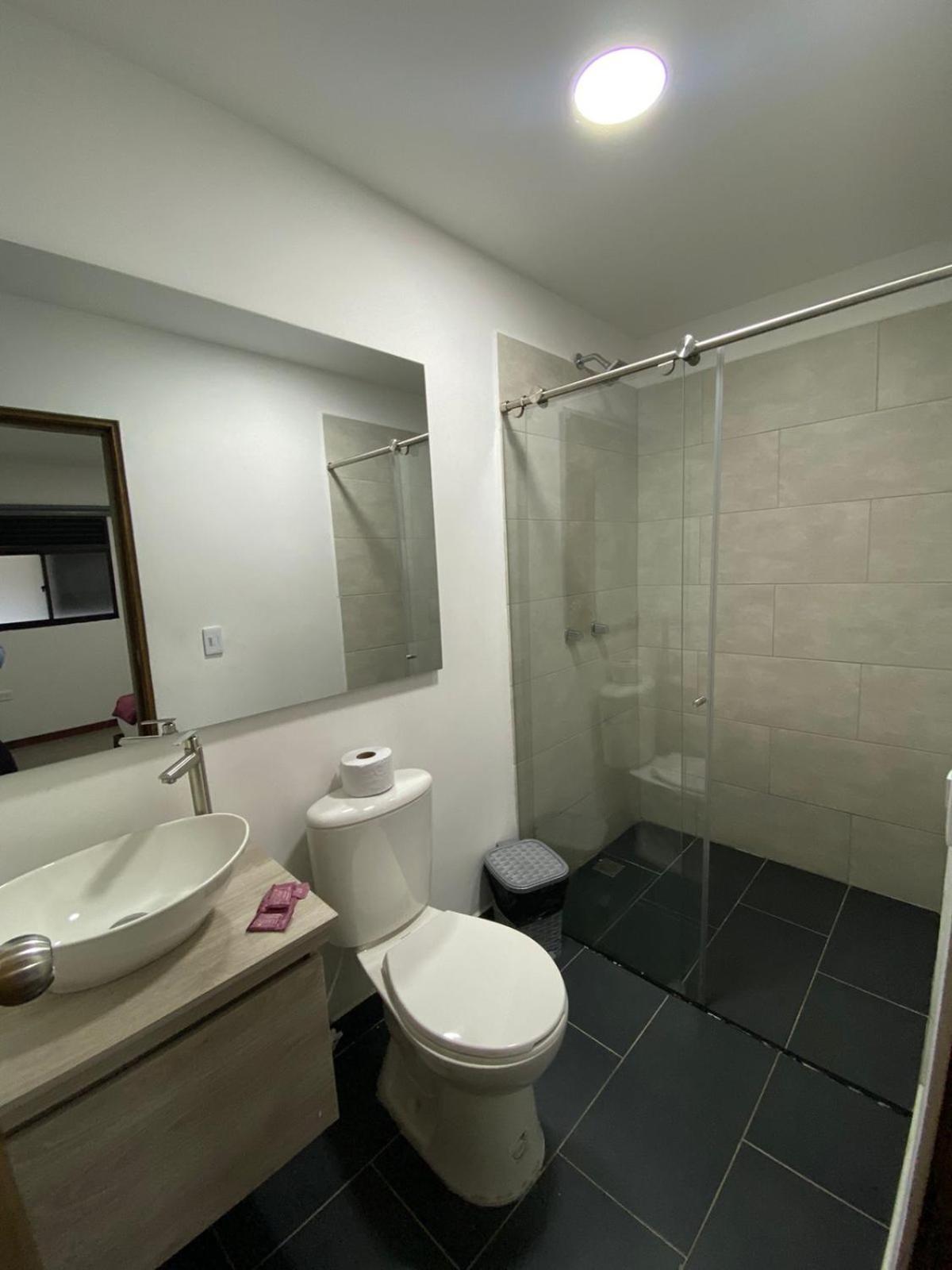 Hotel Gallery By 70 Medellin Bagian luar foto