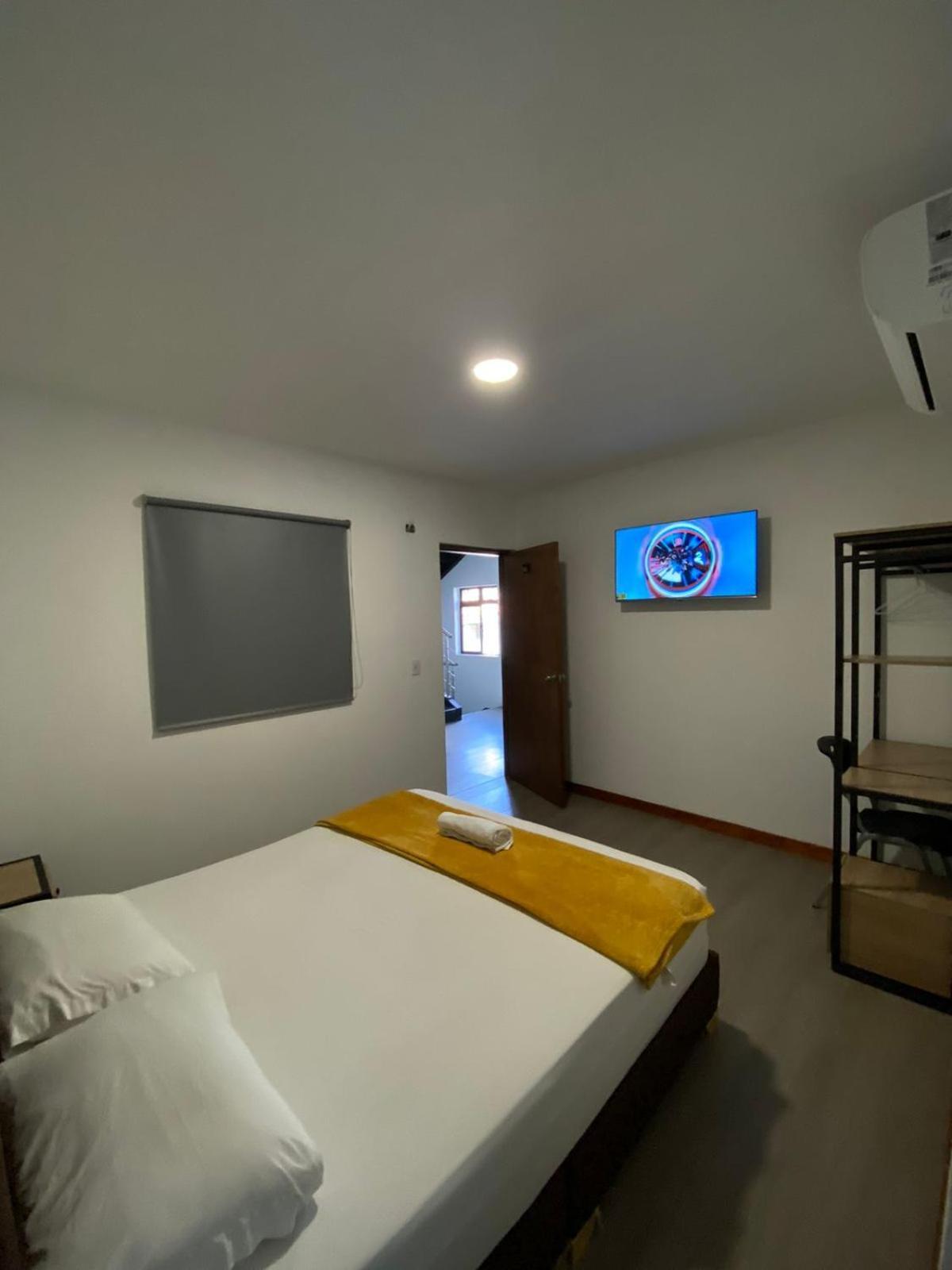 Hotel Gallery By 70 Medellin Bagian luar foto