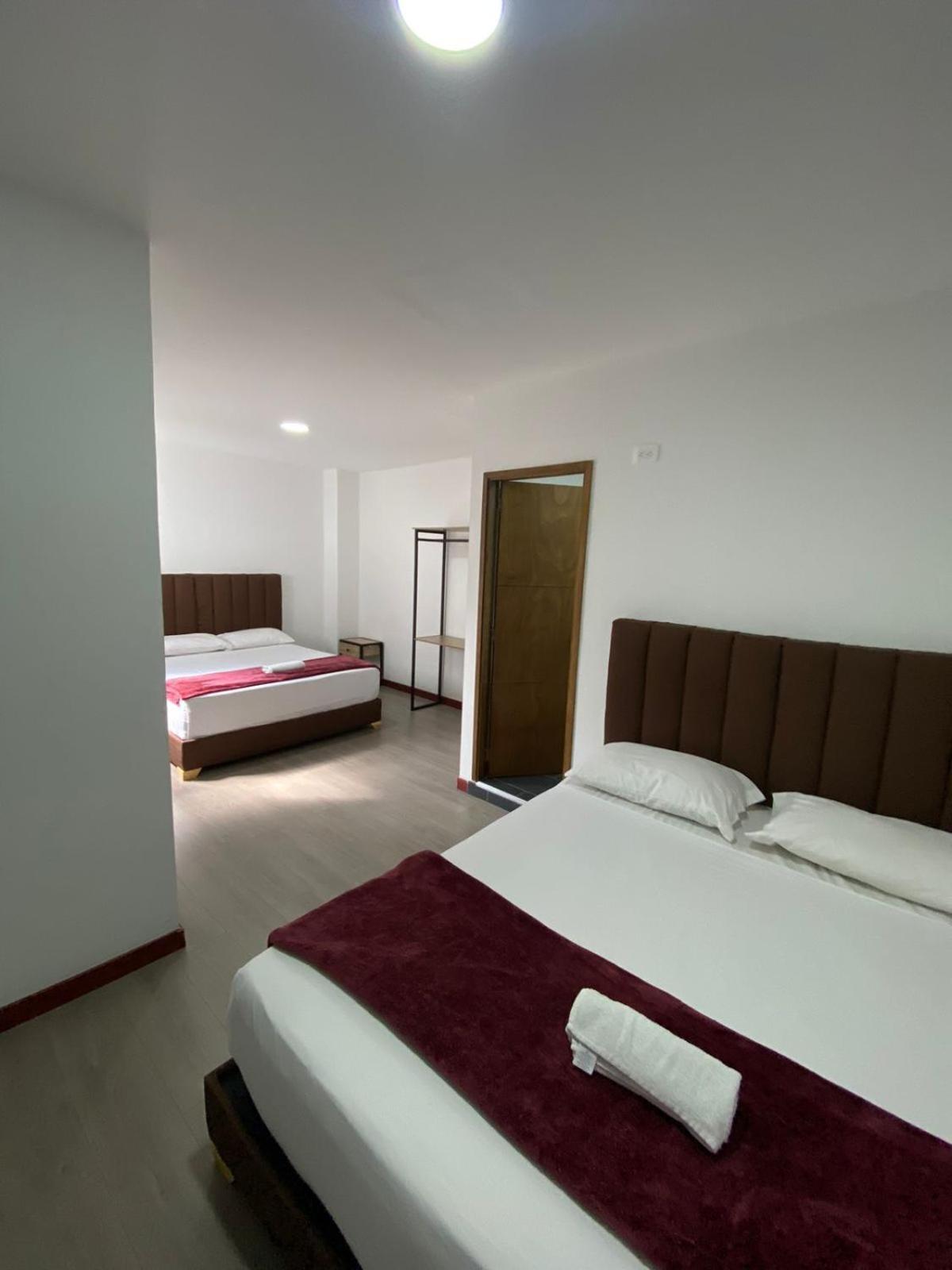 Hotel Gallery By 70 Medellin Bagian luar foto