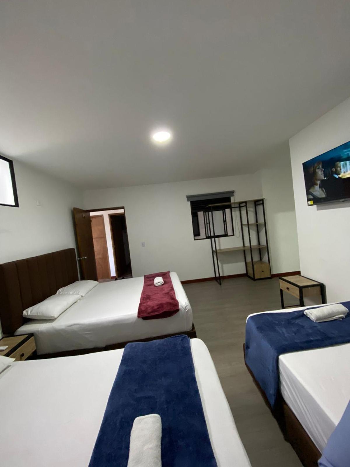 Hotel Gallery By 70 Medellin Bagian luar foto