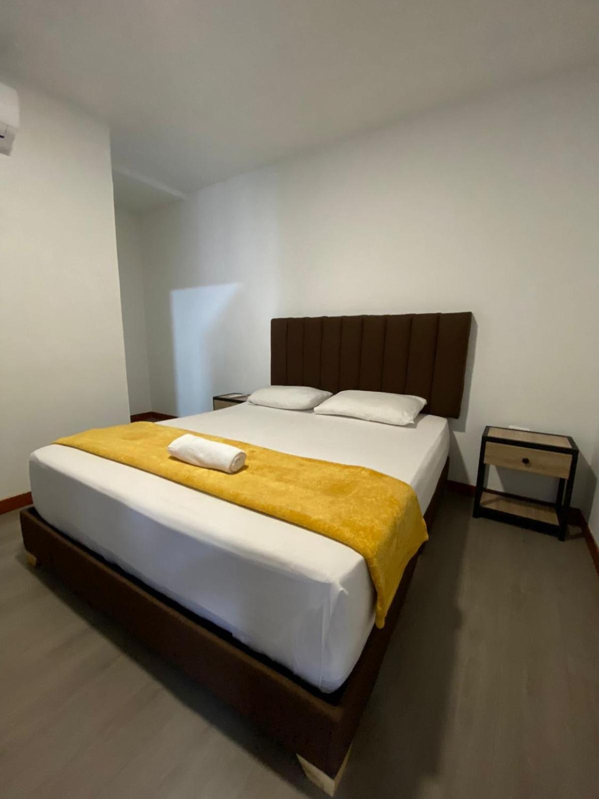 Hotel Gallery By 70 Medellin Bagian luar foto